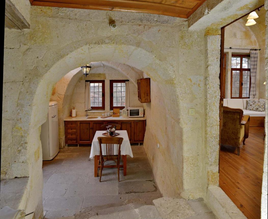 Esbelli Evi Cave Houses Ürgüp Eksteriør billede